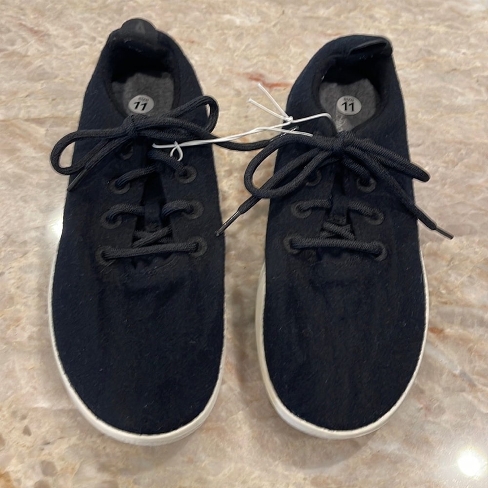 NWOT ALLBIRDS Men’s Wool Runners!